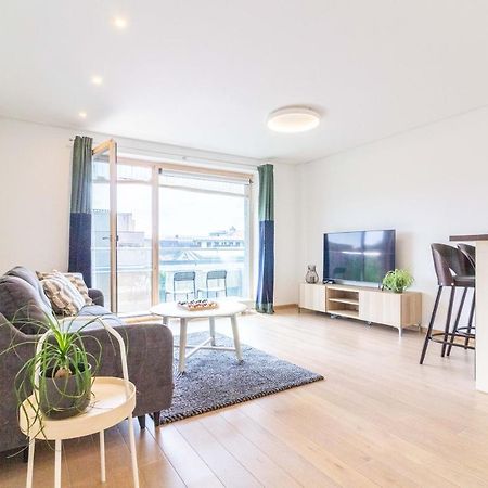 Cohost I Sunny Center Apt, Covered Parking, Balcony & Self Check-In คอนัส ภายนอก รูปภาพ