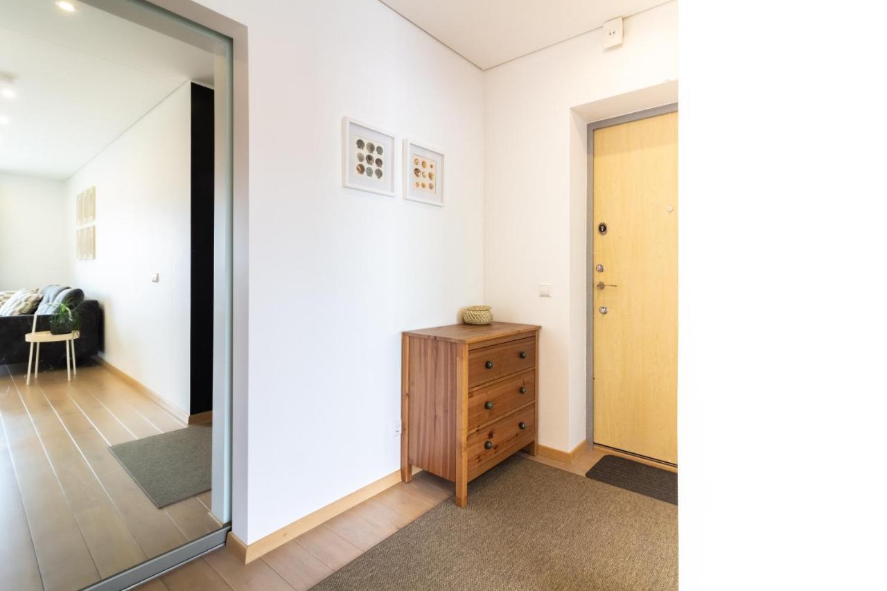 Cohost I Sunny Center Apt, Covered Parking, Balcony & Self Check-In คอนัส ภายนอก รูปภาพ