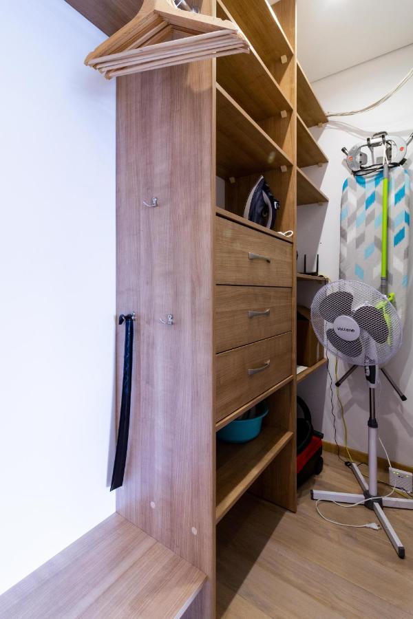 Cohost I Sunny Center Apt, Covered Parking, Balcony & Self Check-In คอนัส ภายนอก รูปภาพ
